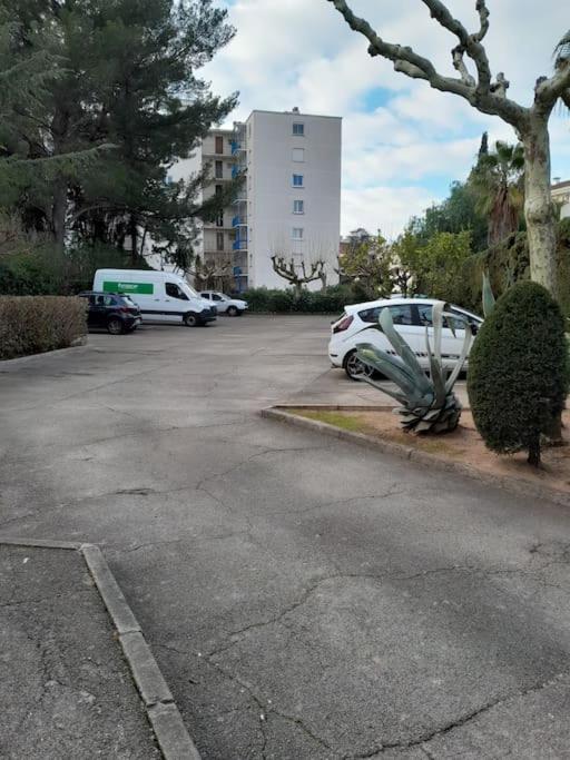 Charmant Studio Lumineux Avec Parking Prive Saint-Raphaël Exterior foto